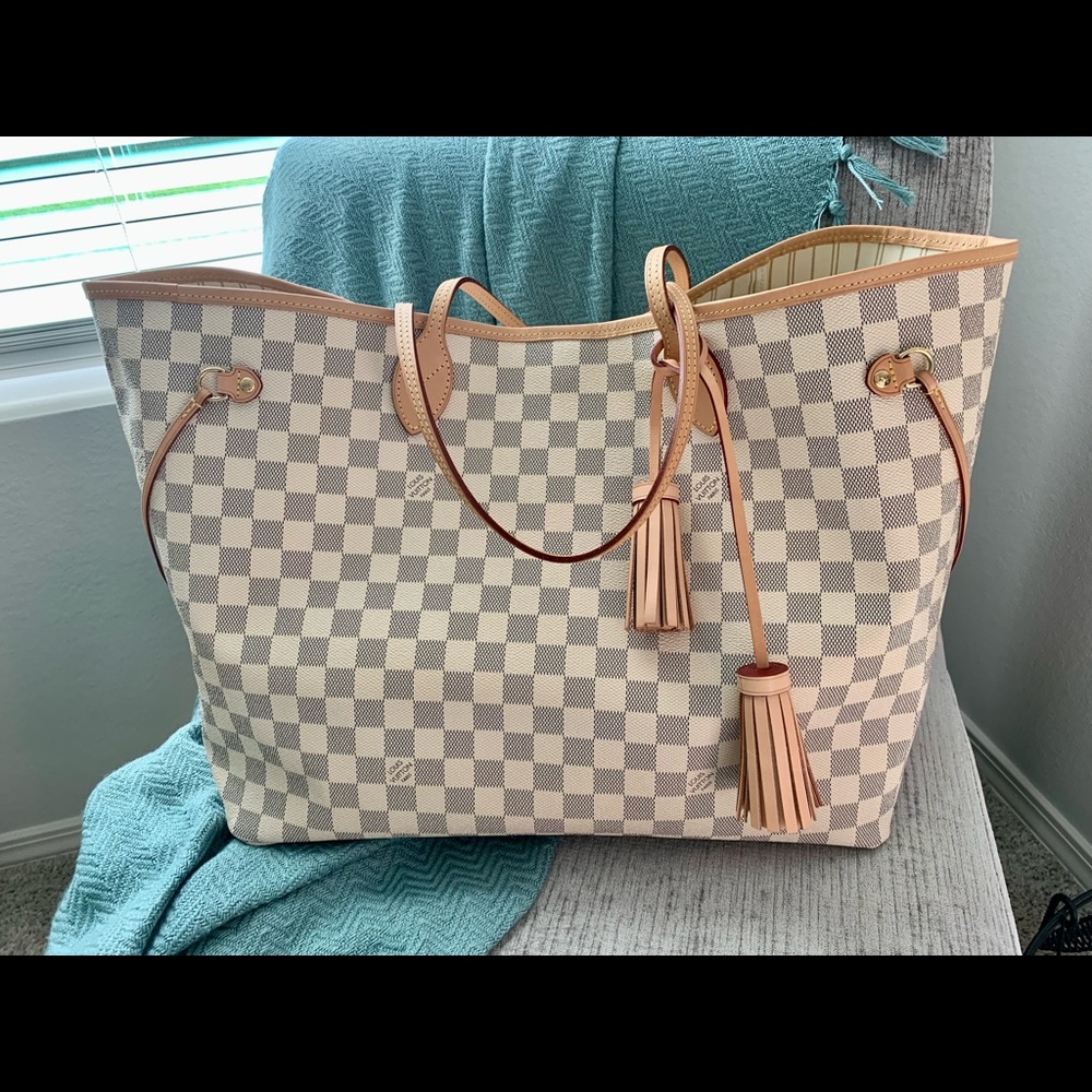 Louis Vuitton Neverfull GM with Vachetta leather tassel